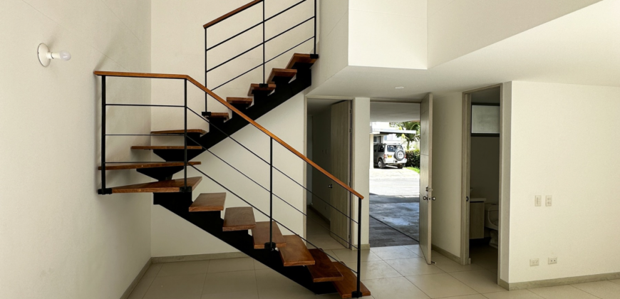 Casa de dos niveles Llanogrande