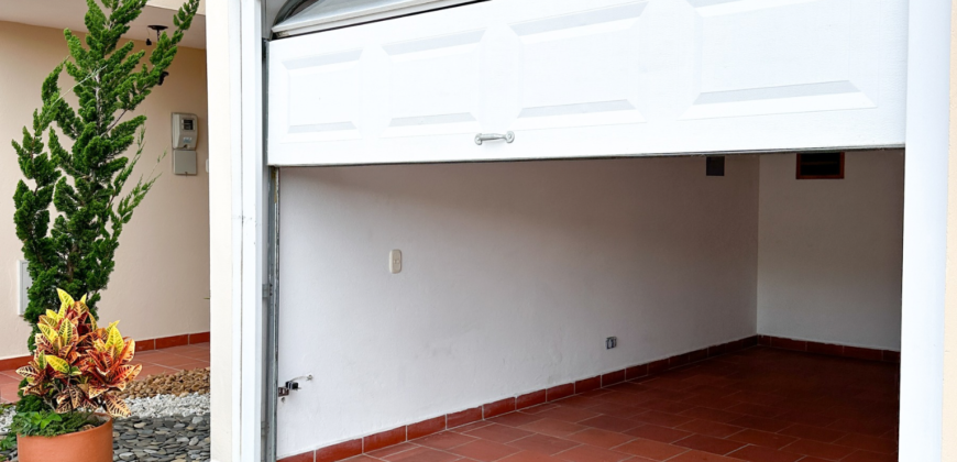 Casa cerca al centro comercial Viva