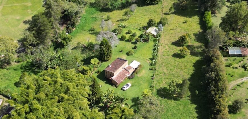 Casa-lote en Llanogrande