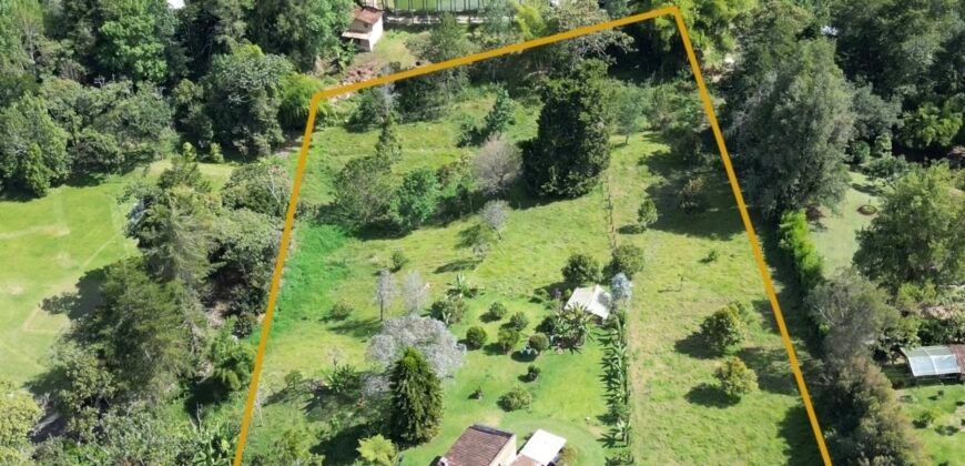 Casa-lote en Llanogrande