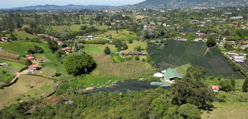 Finca-lote sector Canadá