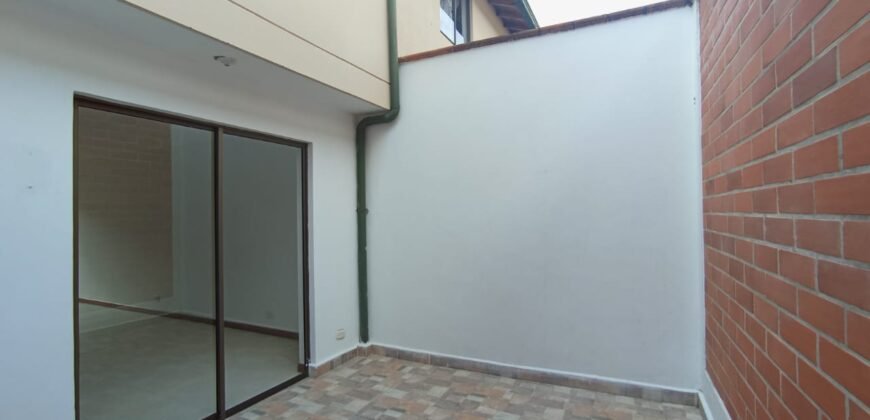 Casa cerca al centro comercial Viva