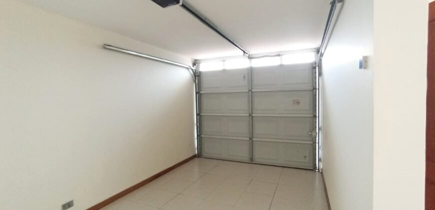 Casa cerca al centro comercial Viva