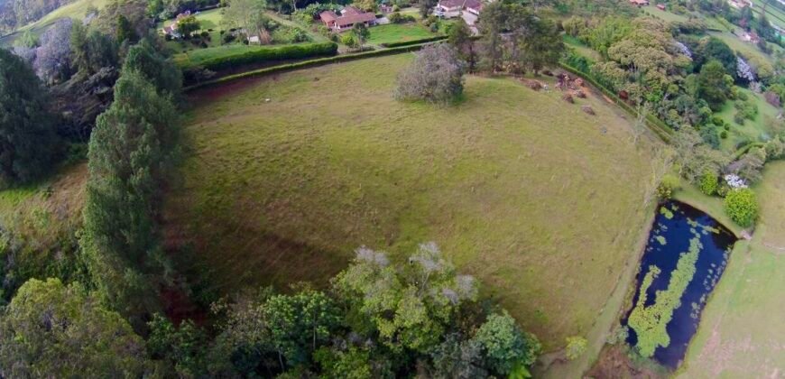 Lote con lago en parcelación