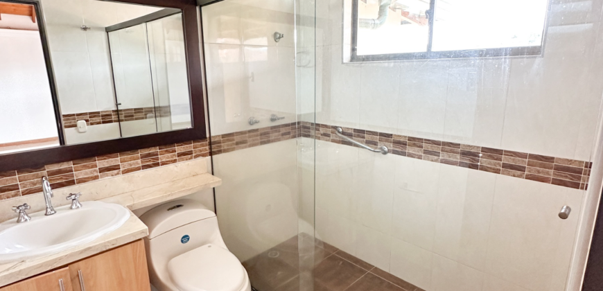 Casa cerca al centro comercial Viva