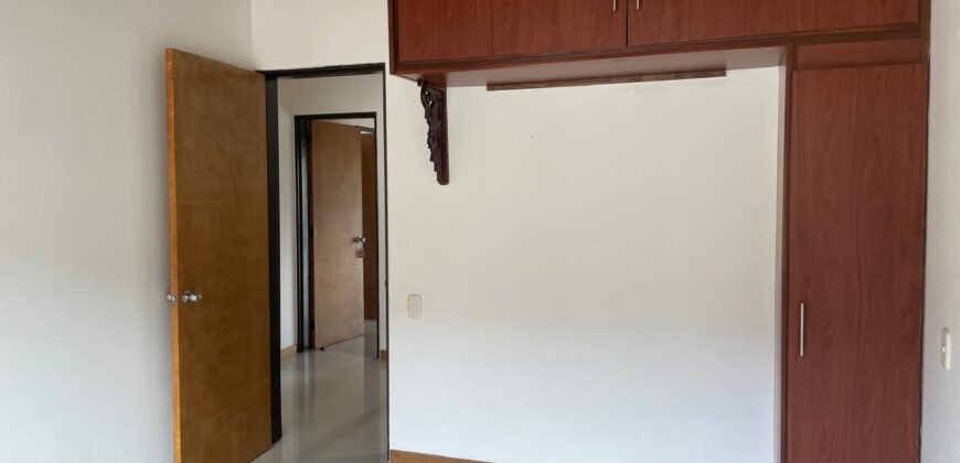 Casa cerca al centro comercial Viva