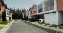 Casa cerca al centro comercial Viva