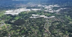 Lote con lago en parcelación